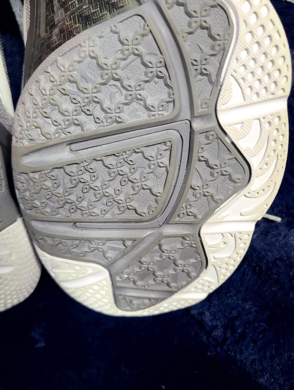 Nike LeBron James Cool Sneakers - Picture 5 of 5